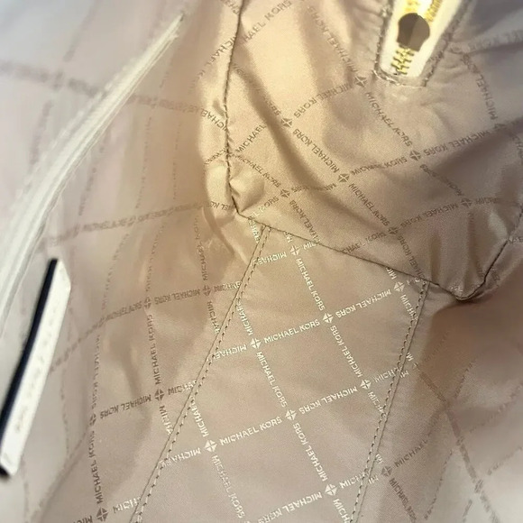 MICHAEL KORS JST TRAVEL MEDIUM DUFFLE SATCHEL SHOULDER CROSSBODY BAG VANILLA - Picture 6 of 10